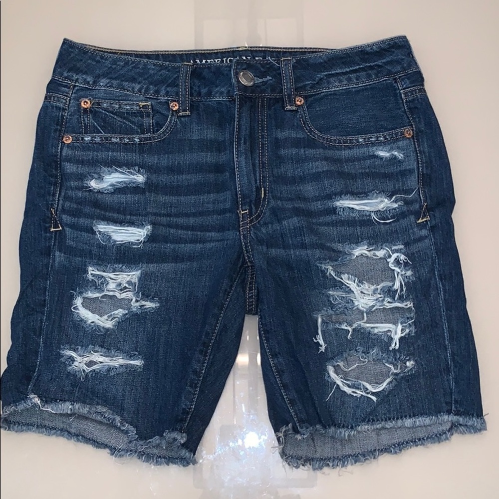 NWOT American Eagle Midi ripped shorts